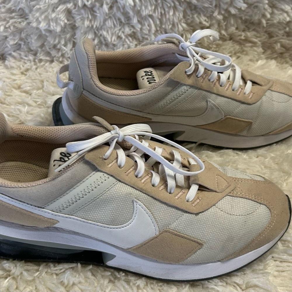 Women’s Nike Air Max Pre Day Beige Size 8.5 DM8259 002